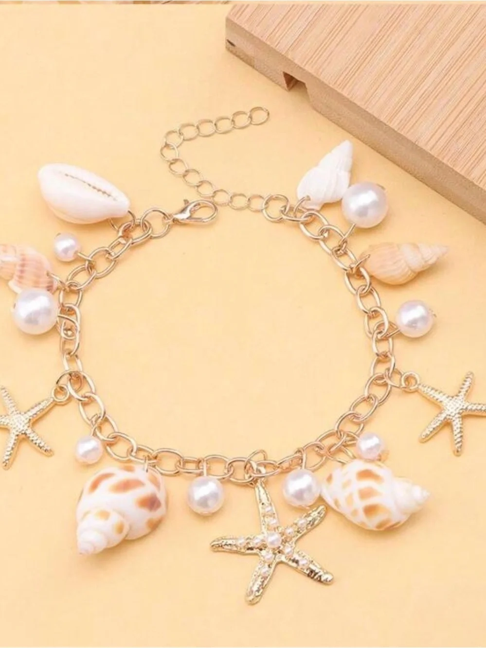 NWT Gold-Tone Seashell & Pearl Charm Bracelet - Beach Inspired - Picture 2 of 5